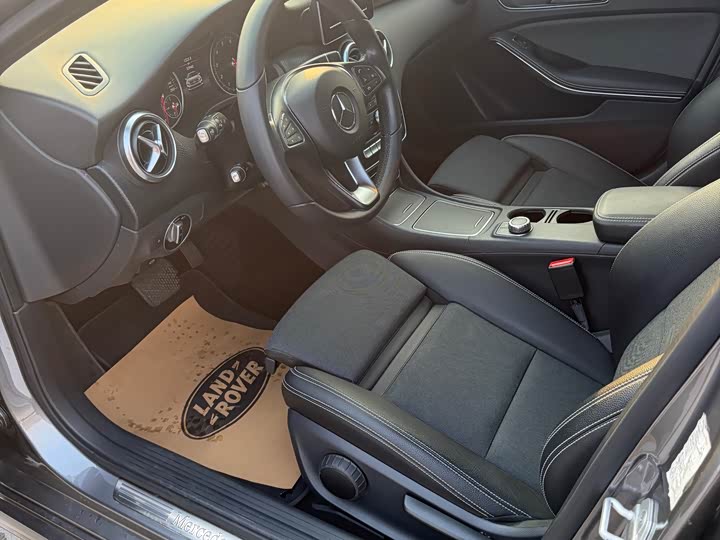 Mercedes-Benz A-Class 2017 A 200 — фото 8
