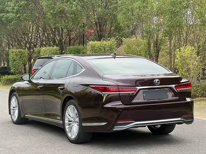 Lexus LS 2018 500h V — фото 5