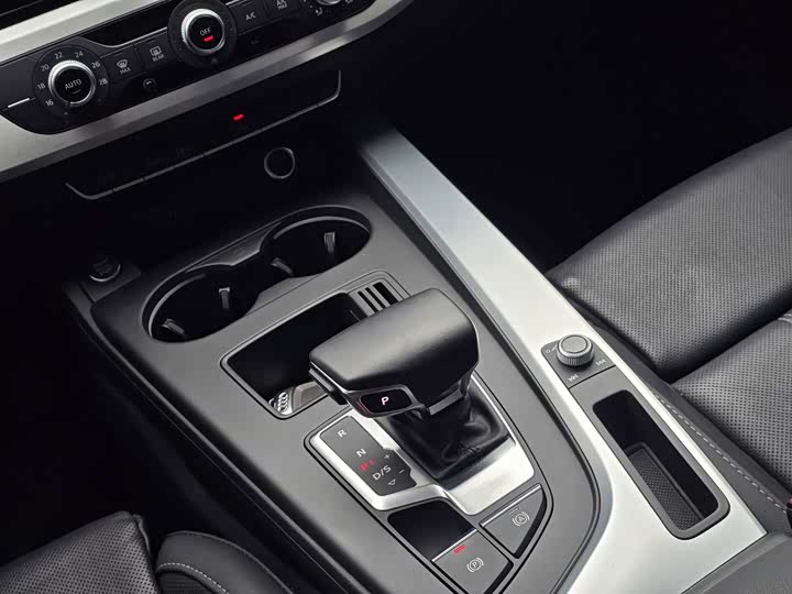 Audi A4L 2022 40 TFSI — фото 14