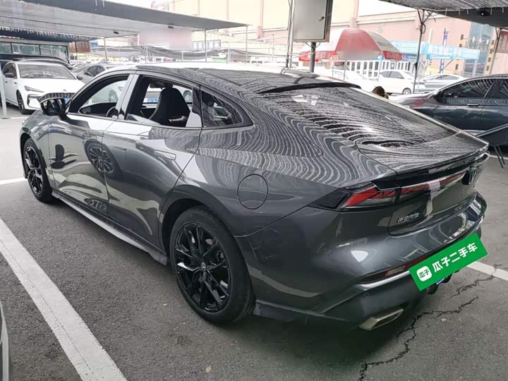 Changan UNI-V 2024 1.5 T Premium — фото 5