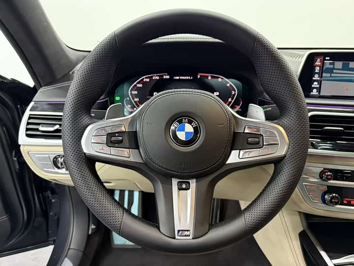 BMW 7-Series 2017 M 760 Li x Drive — фото 20