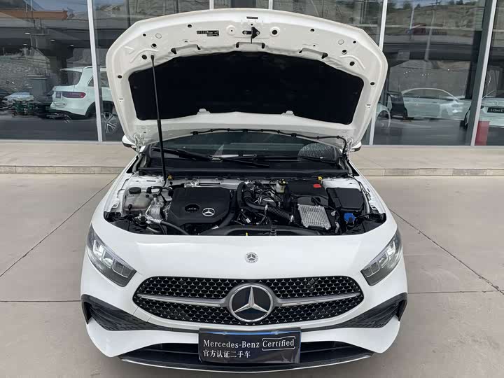 Mercedes-Benz A-Class 2024 A 200 L — фото 3