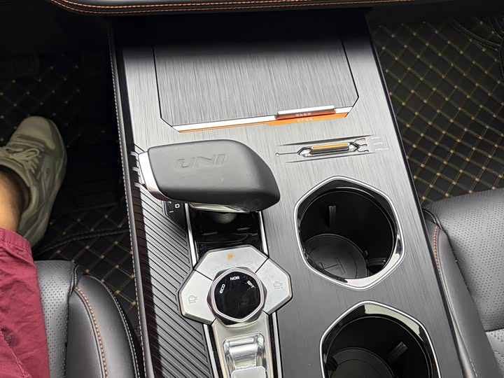 Changan UNI-K 2021 2.0 T Premium — фото 21