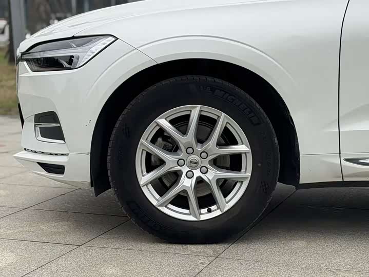 Volvo XC60 2021 T 5 4 WD — фото 9