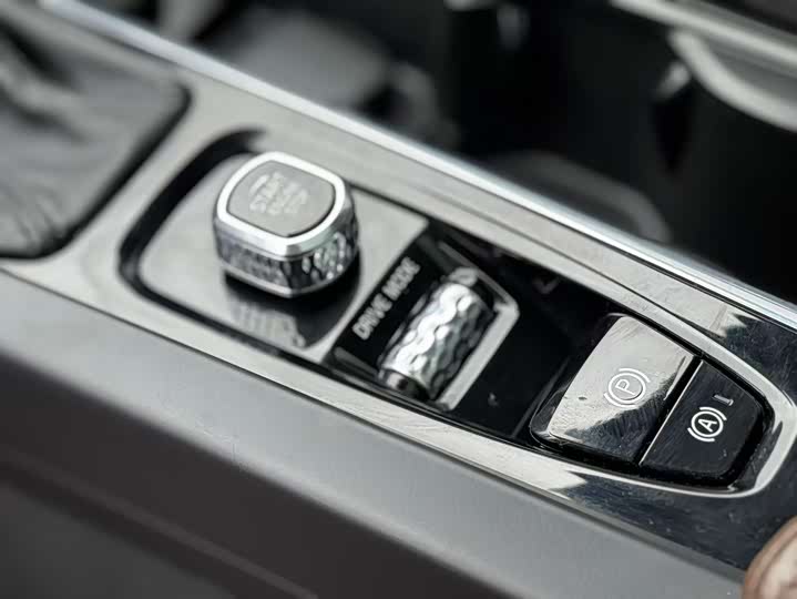 Volvo XC60 2021 T 5 4 WD — фото 13