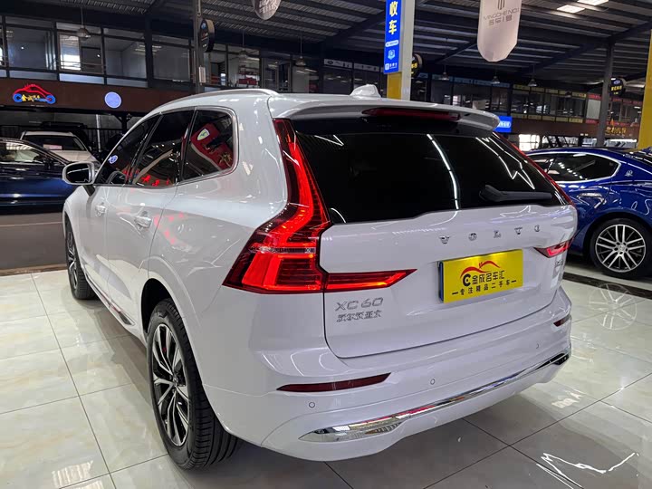 Volvo XC60 2023 B 5 4 WD — фото 25