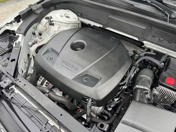 Volvo XC60 2021 T 5 4 WD — фото 30