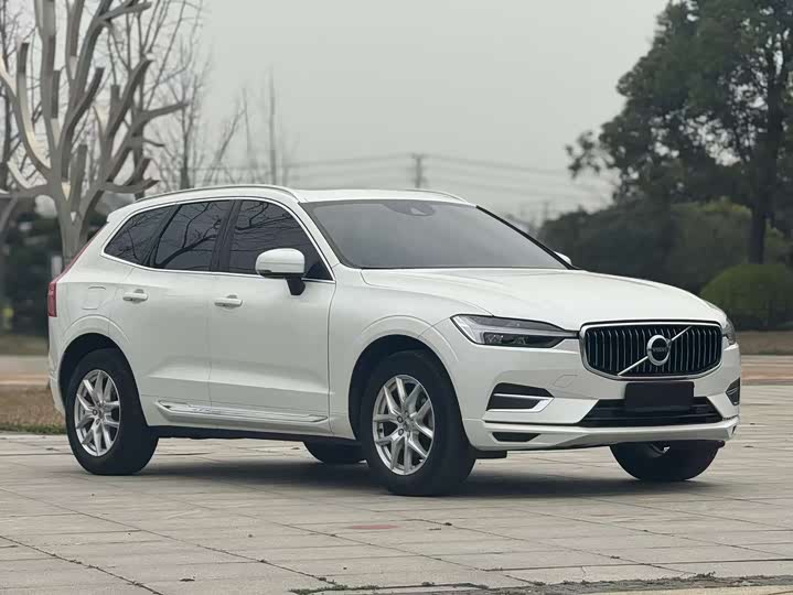 Volvo XC60 2021 T 5 4 WD — фото 3