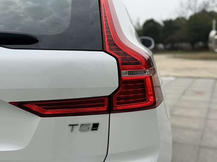 Volvo XC60 2021 T 5 4 WD — фото 39