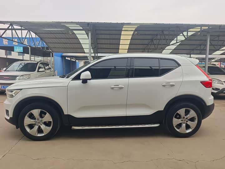 Volvo XC40 2020 T 3 — фото 8