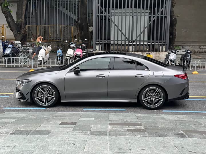 Mercedes-Benz CLA 2023 AMG CLA 45 4 MATIC+ — фото 3