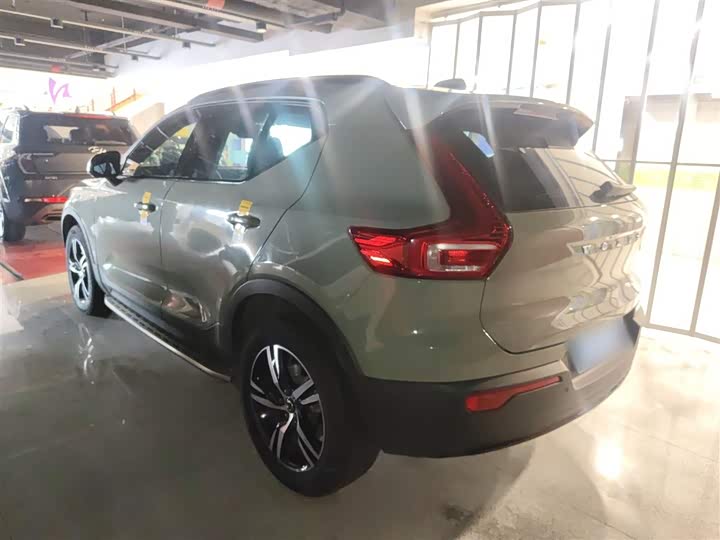 Volvo XC40 2023 B 3 — фото 23