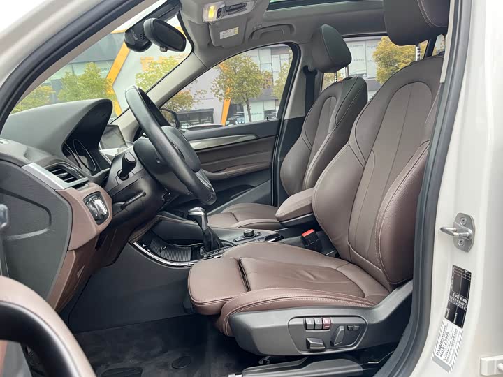 BMW X1 2019 s Drive 18 Li — фото 11