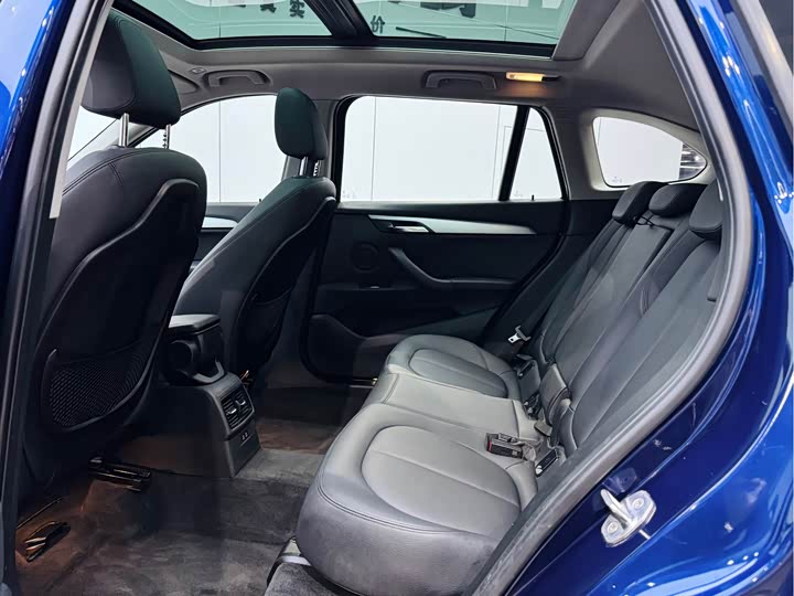BMW X1 2019 s Drive 18 Li — фото 10