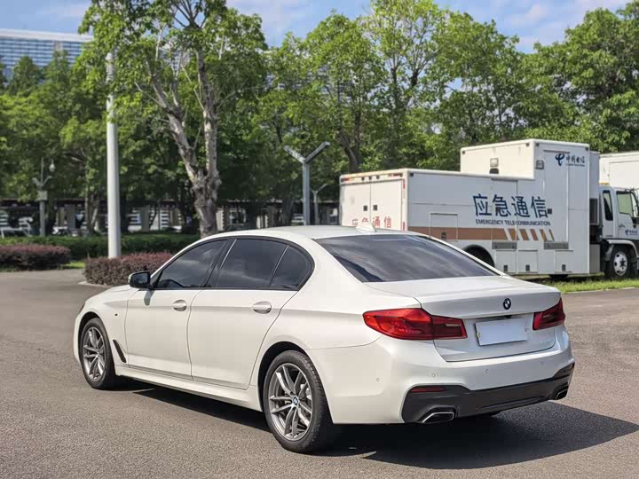BMW 5 Series рестайлинг 525Li M спортпакет — фото 7