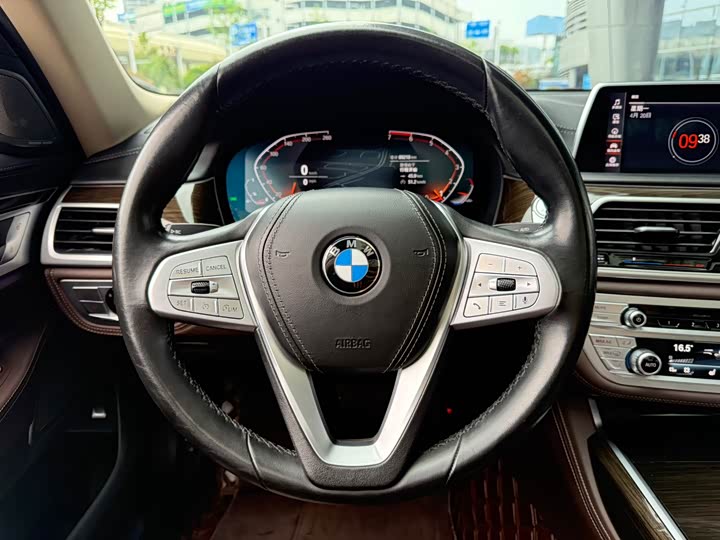 BMW 7-Series 2021 730 Li — фото 15