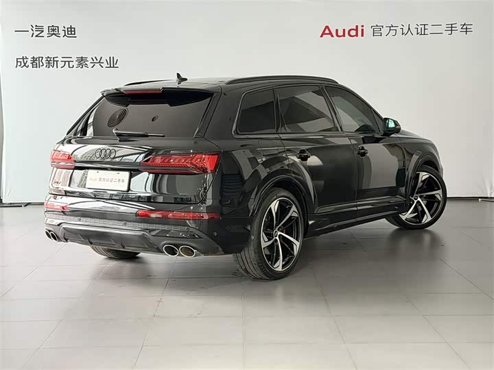 Audi SQ7 2024 4.0 TFSI — фото 4