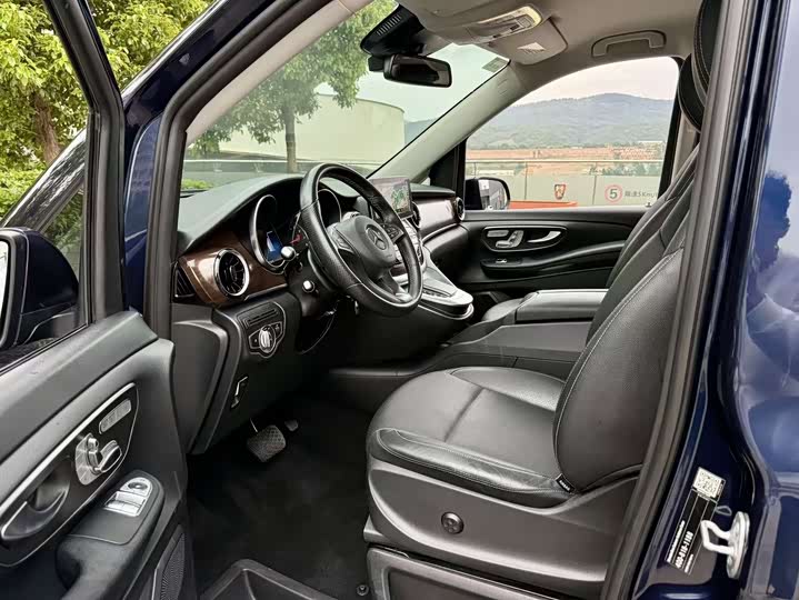 Mercedes-Benz V-Class 2021 V 260 — фото 14
