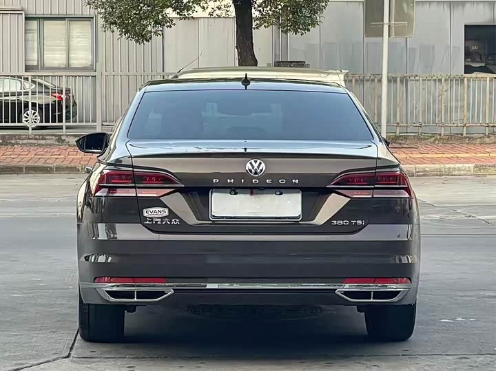 Volkswagen Phideon — фото 7
