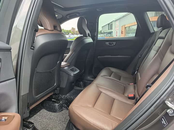 Volvo XC60 2021 T 5 4 WD — фото 5
