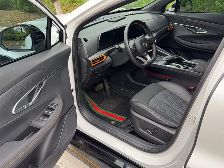 Changan UNI-T 2022 1.5 T Premium — фото 13