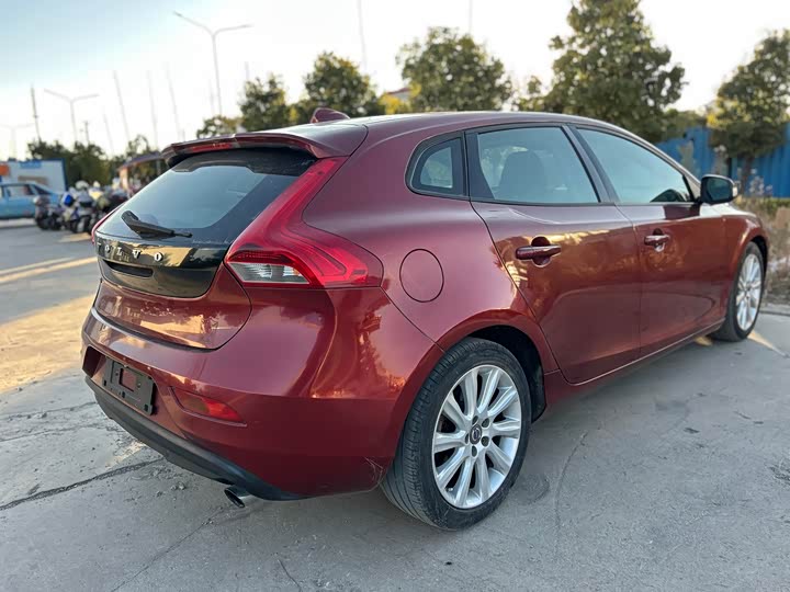Volvo V40 2015 1.6 T — фото 7
