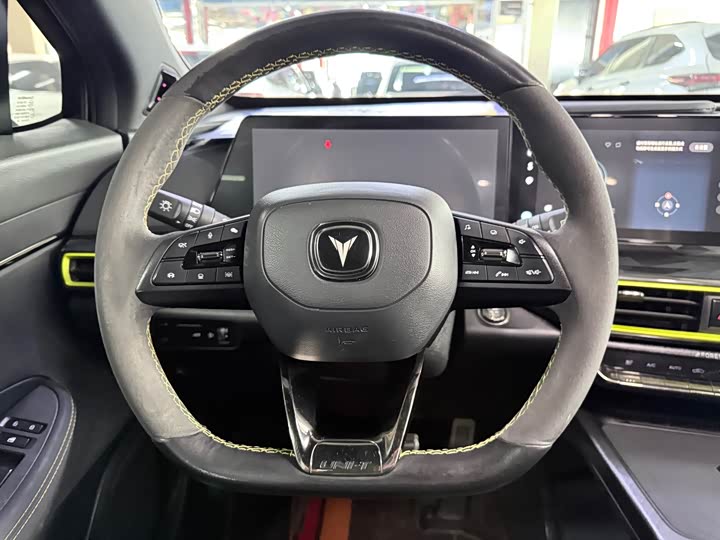 Changan UNI-T 2022 1.5 T Flagship — фото 13