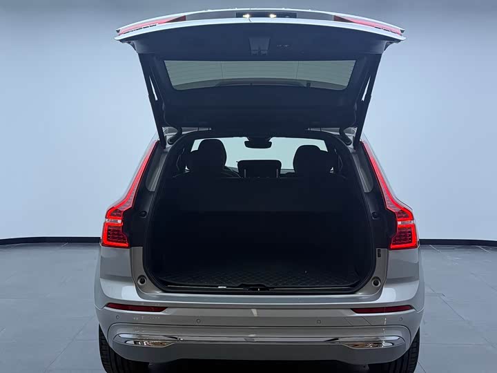 Volvo XC60 2023 B 5 4 WD — фото 7
