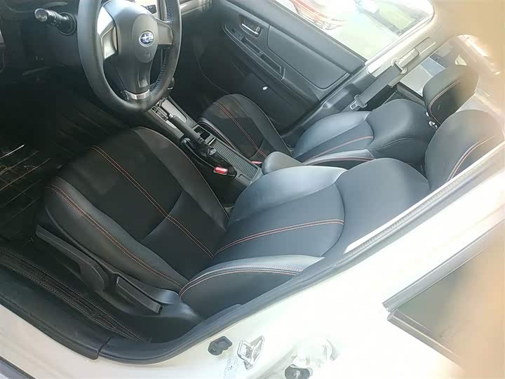 Subaru XV 2014 2.0i — фото 15