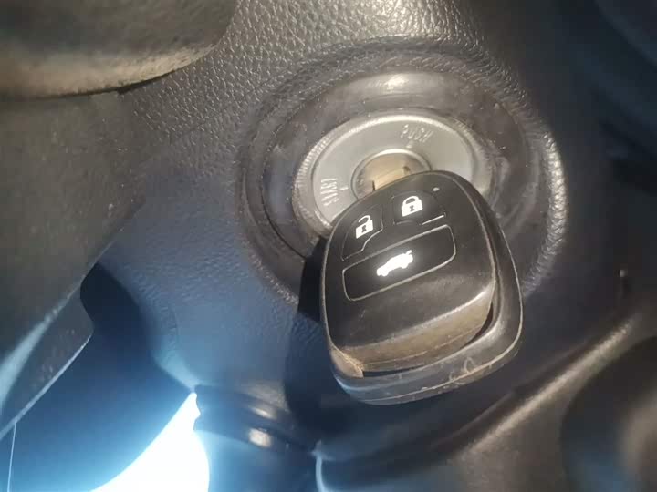 Changan CS15 2016 1.5 L MT — фото 9