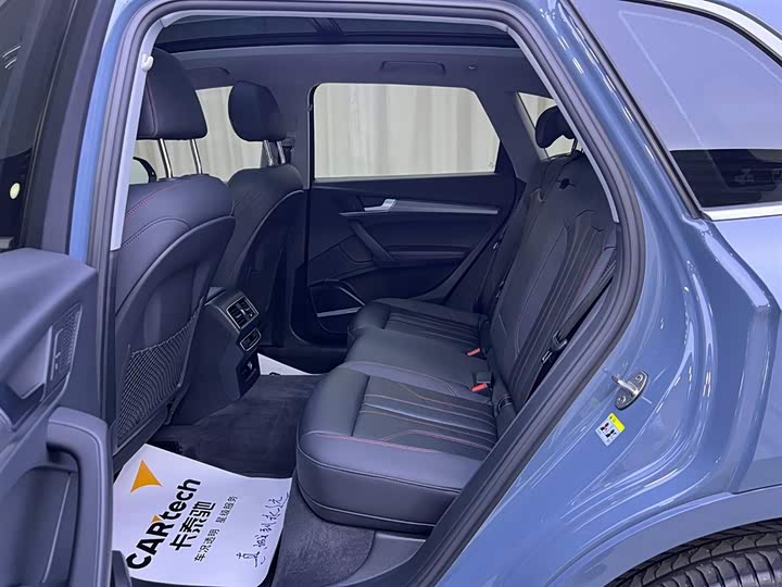 Audi Q5L 2022 40 T RS — фото 8