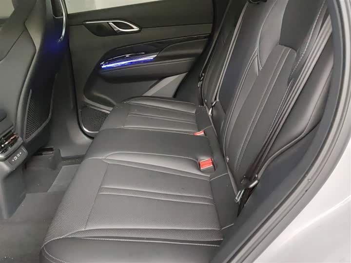 Hongqi HS3 PHEV 2024 115km — фото 17