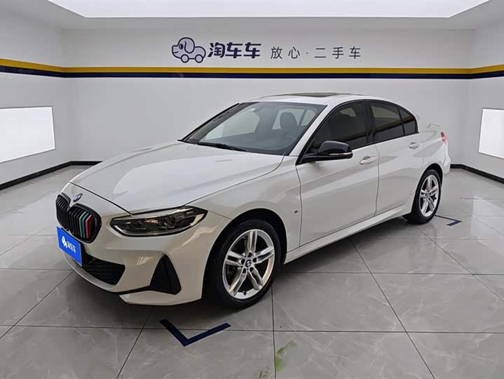 BMW 1-Series 2021 120i M — фото 1