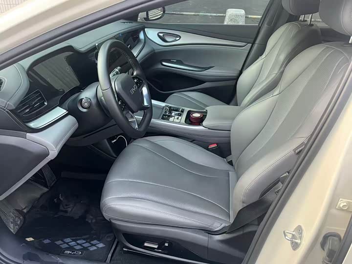 BYD 07 2025 DM-i 1.5 L 70km Elite — фото 6