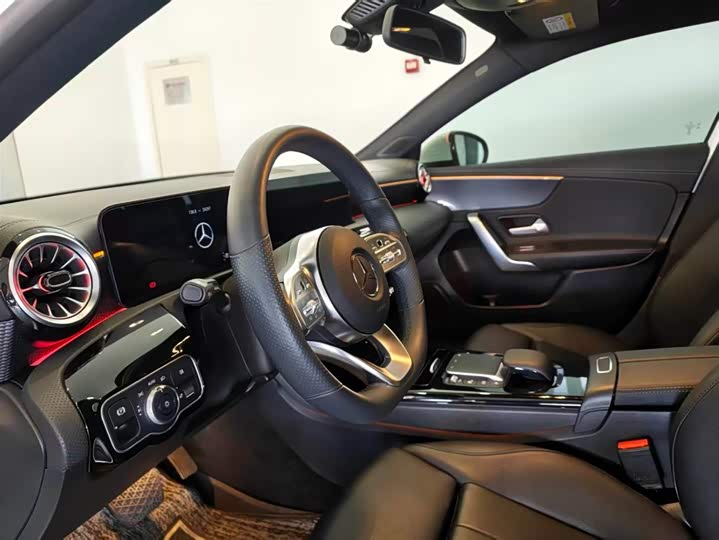 Mercedes-Benz A-Class 2022 A 200 L — фото 14