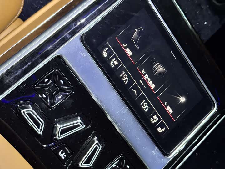 Audi A8 2023 A 8 L 50 TFSI quattro — фото 17
