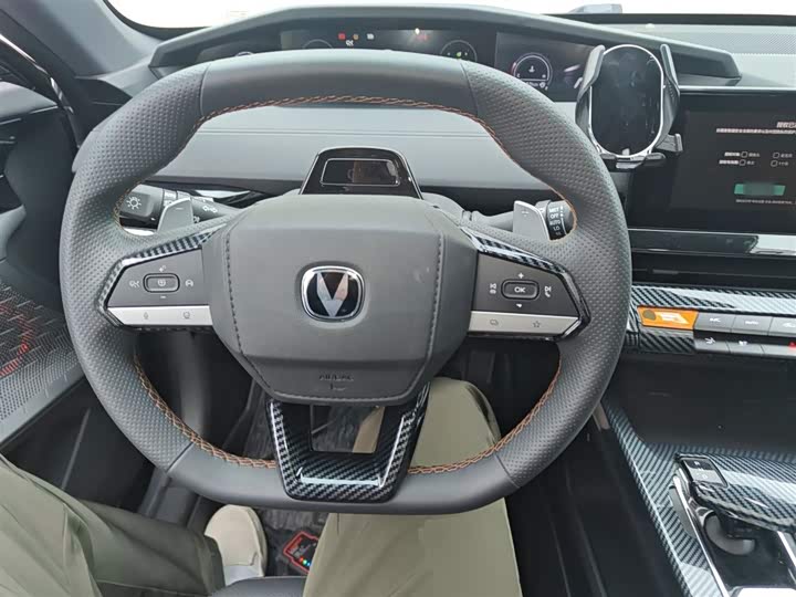 Changan UNI-V 2022 1.5 T — фото 11