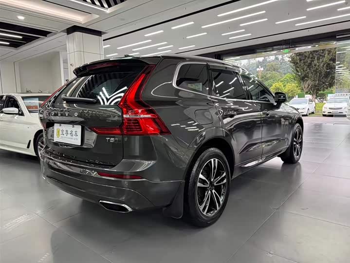 Volvo XC60 2019 T 5 4 WD V — фото 4