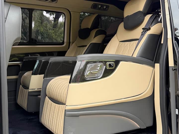 Mercedes-Benz V-Class 2022 V 260 L — фото 11