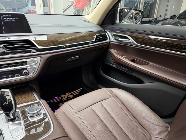 BMW 7-Series 2016 730 Li Leading — фото 28