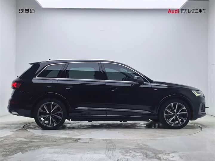 Audi Q7 2023 55 TFSI quattro S line Sport — фото 3
