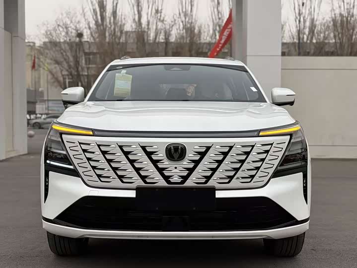 Changan CS75 PLUS 2025 1.5 T — фото 2