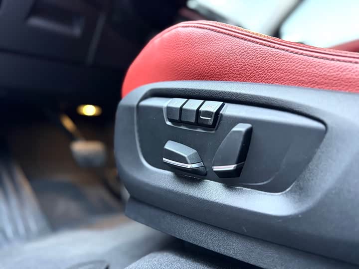 BMW X6 2017 x Drive 35i Leading — фото 26