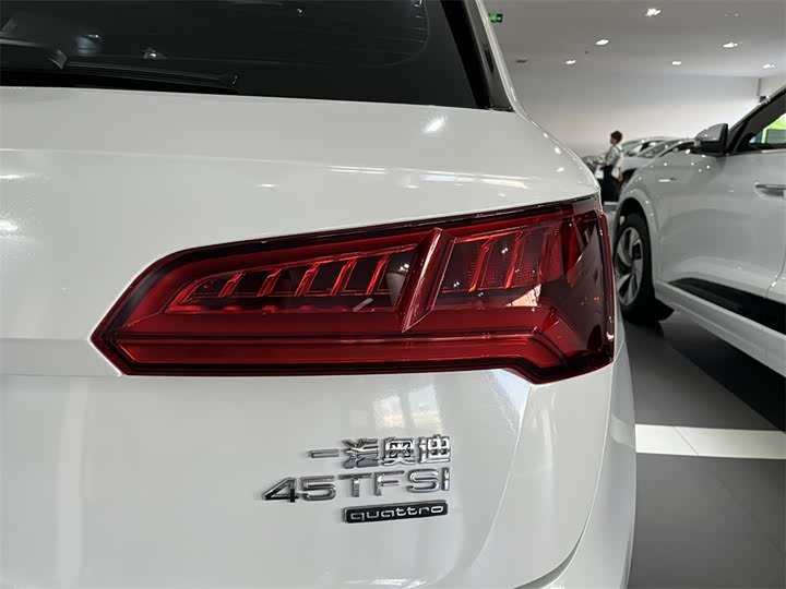 Audi Q5L 2018 45 TFSI V — фото 13