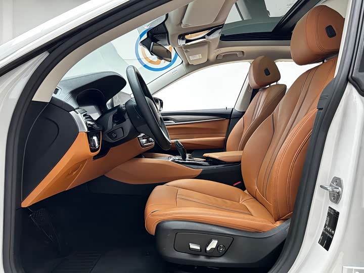 BMW 6-Series 2019 630i — фото 22