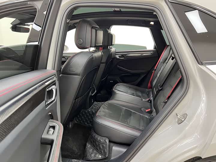 Porsche Macan 2023 Macan GTS 2.9 T — фото 17