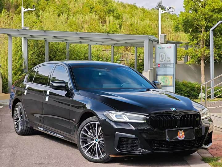 BMW 5-Series 2023 530 Li Leading M — фото 3