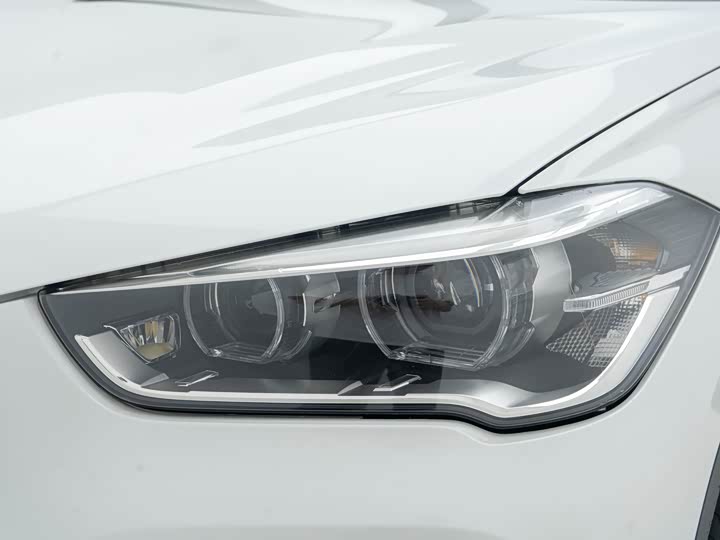 BMW X1 2019 s Drive 20 Li Leading — фото 17