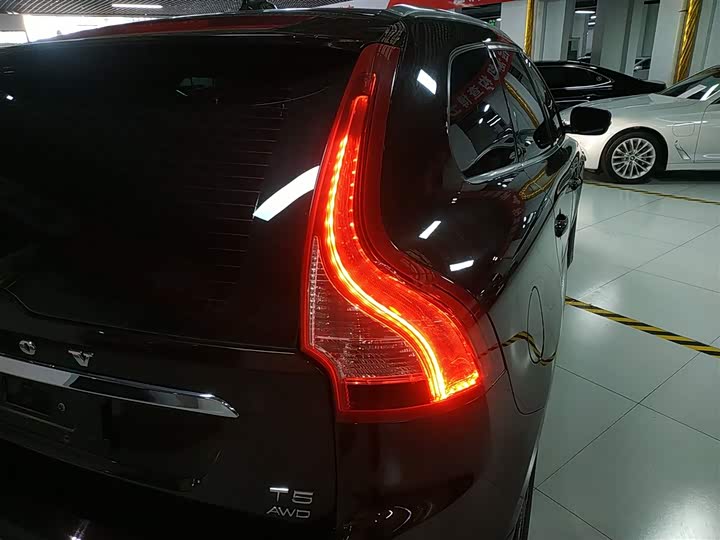 Volvo XC60 2017 T 5 AWD — фото 24