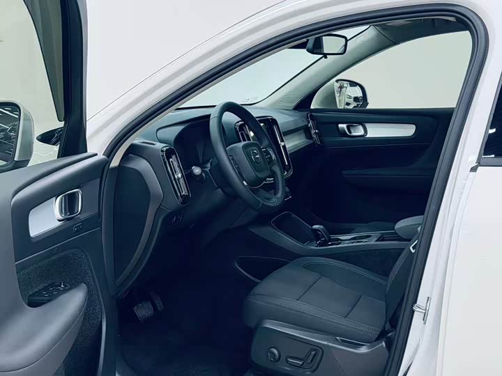 Volvo XC40 2022 T 4 WD — фото 9